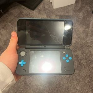 Nintendo 2DS XL